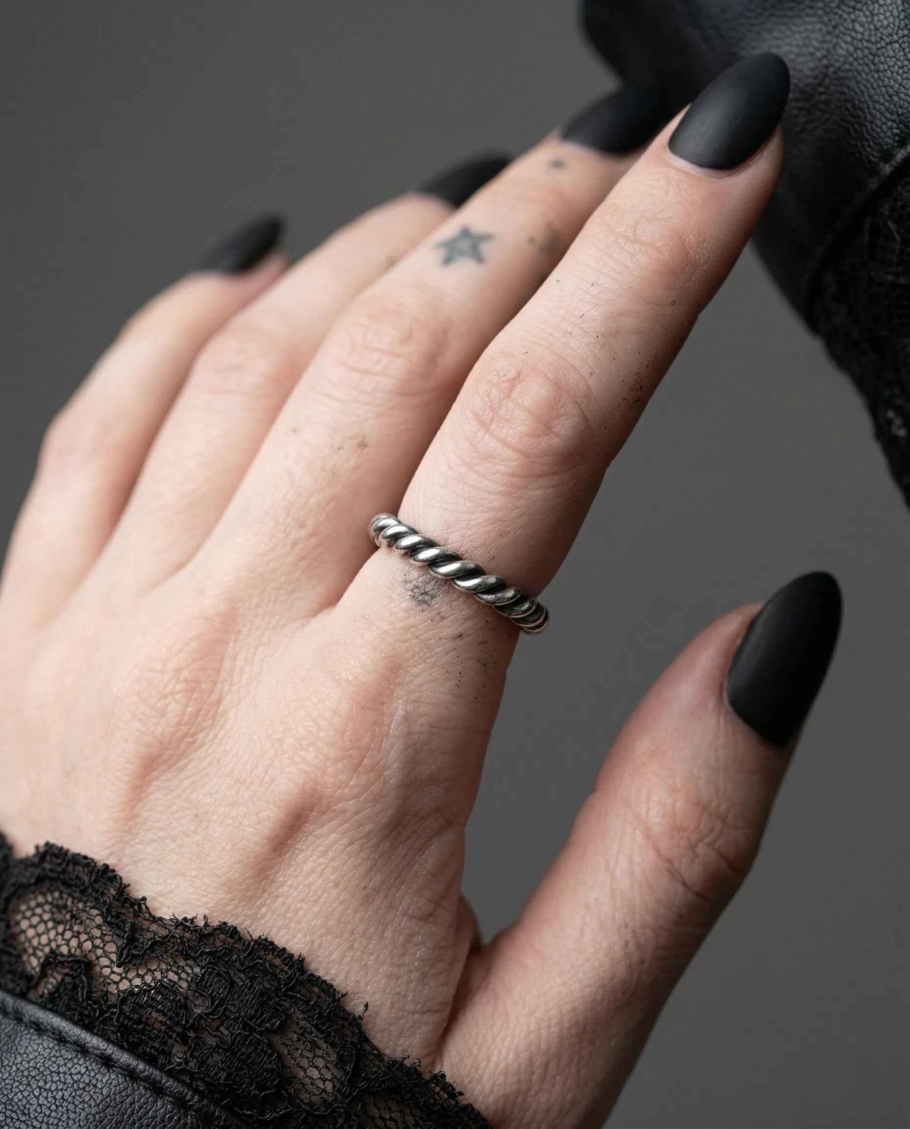 TWISTED FATE RING