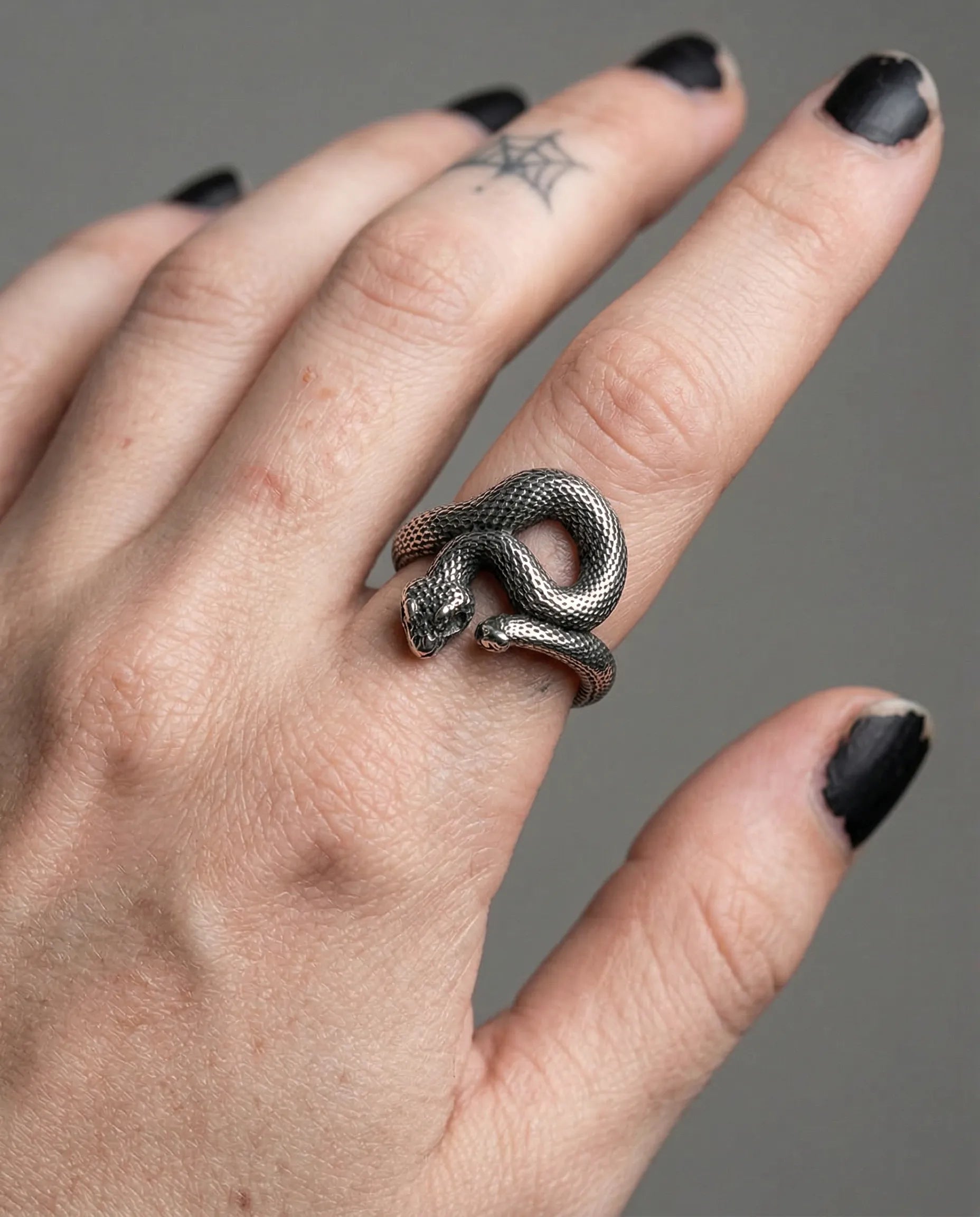 SERPENT LOOP RING