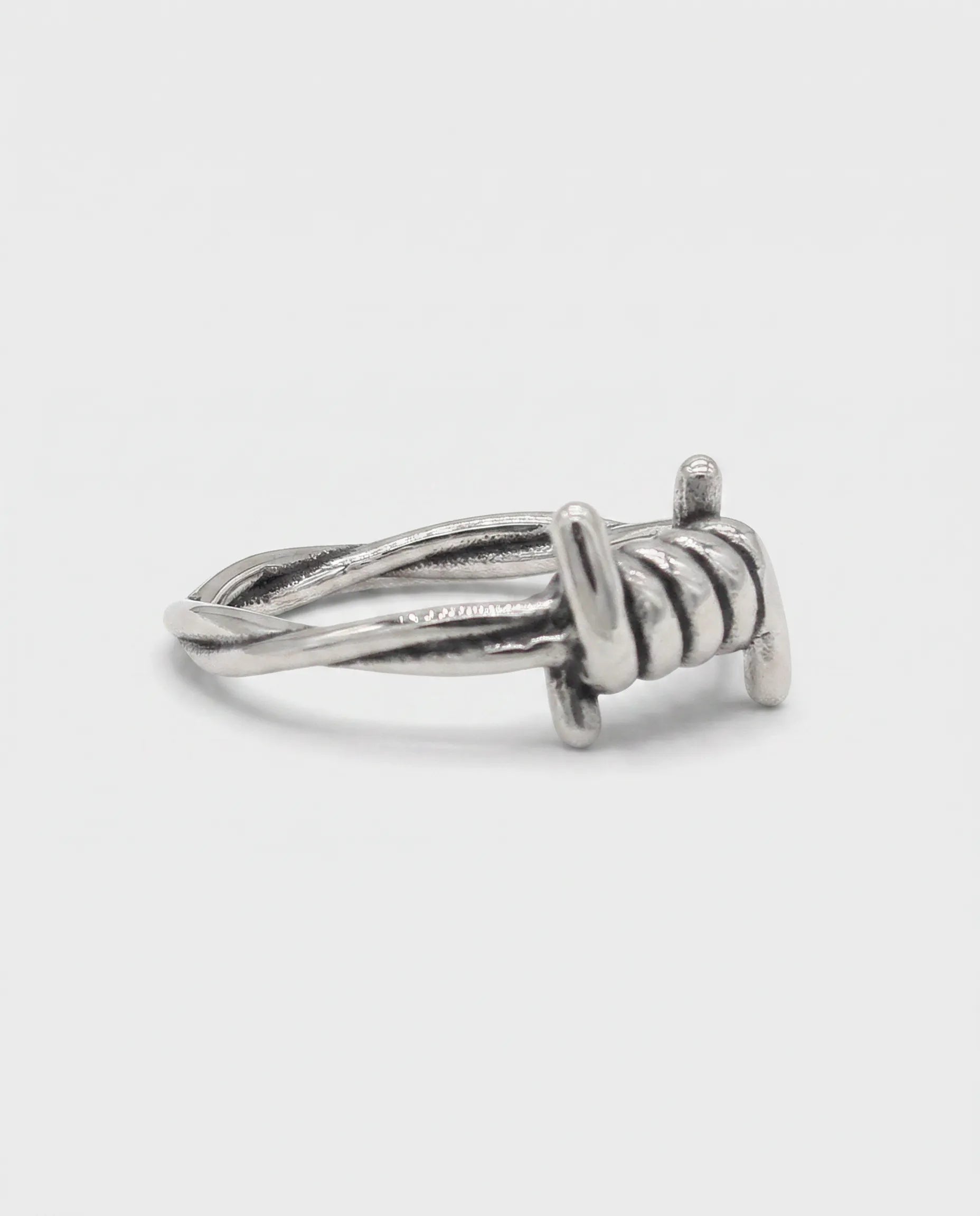 BARBED WIRE RING