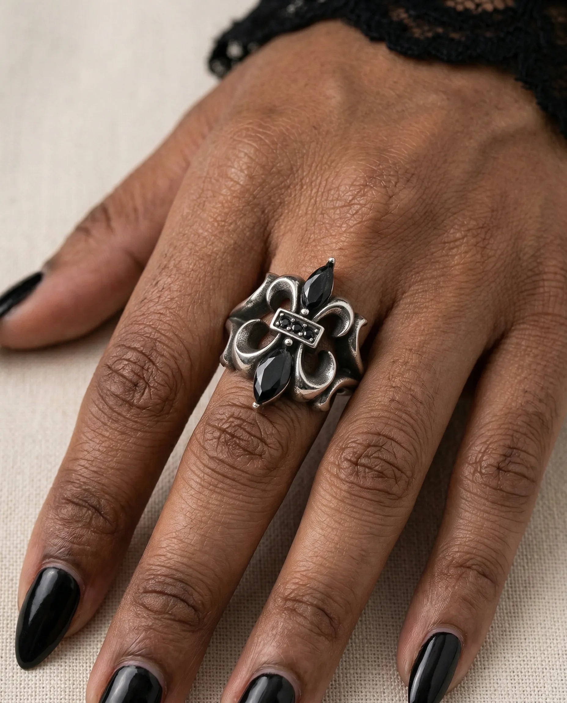 FLEUR DE NUIT RING