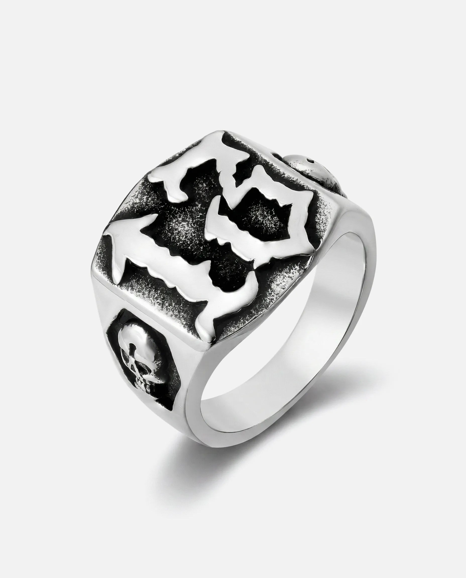 CURSED THIRTEEN SKULL RING