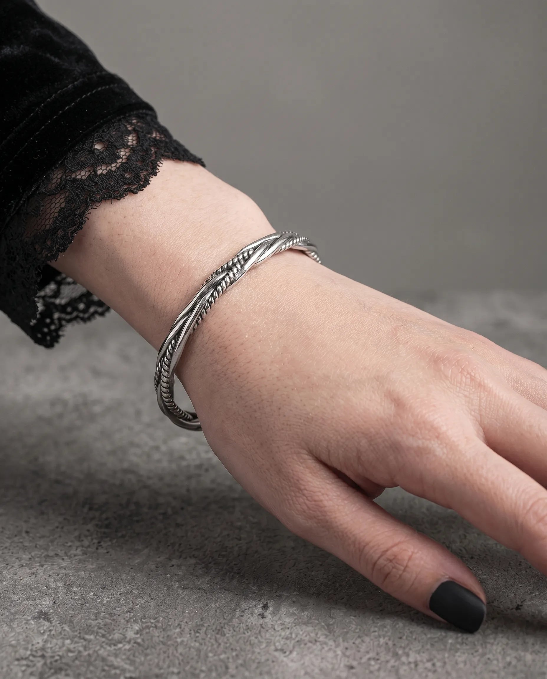 TWISTED FATE CUFF