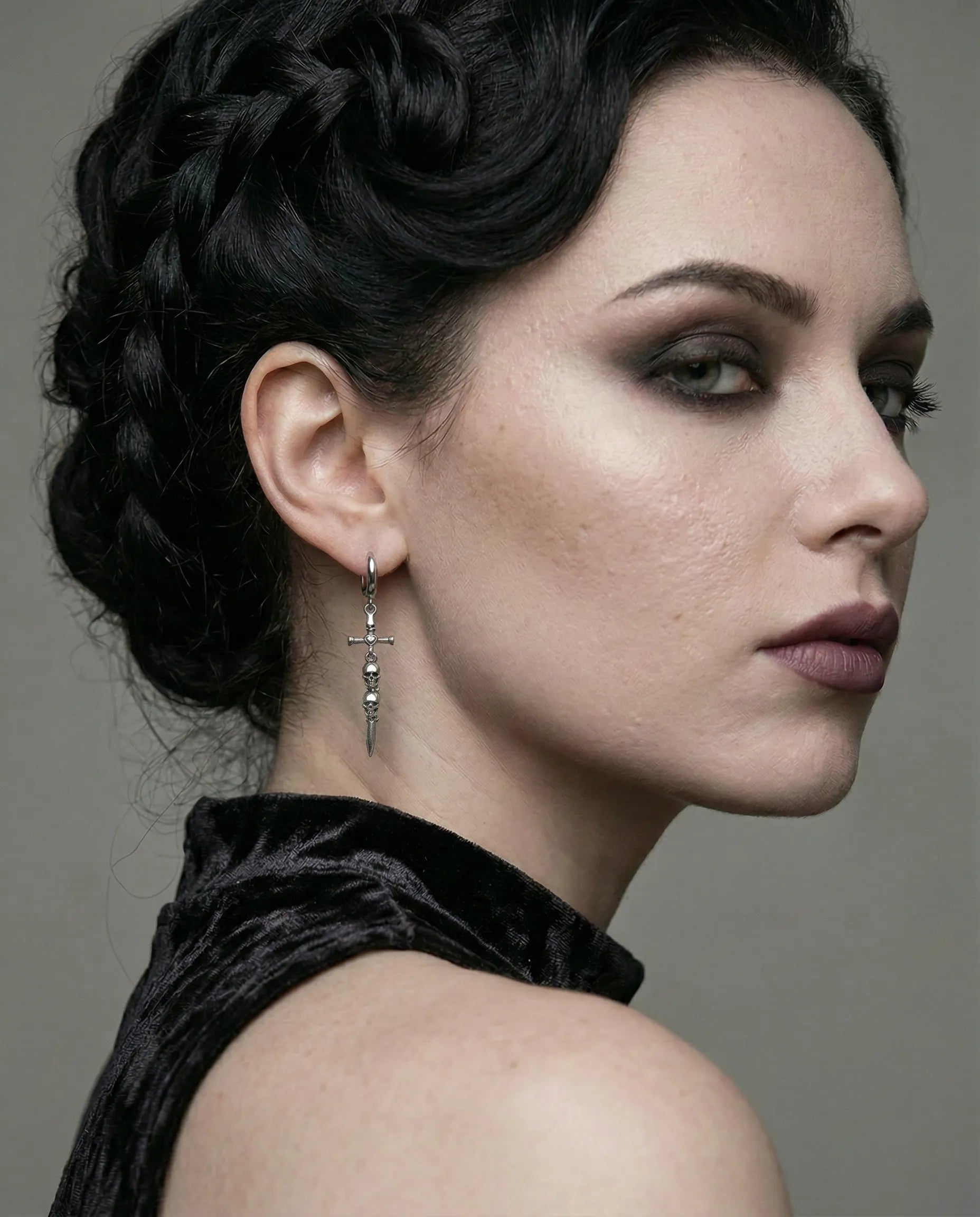 SKULL DAGGER EARRINGS