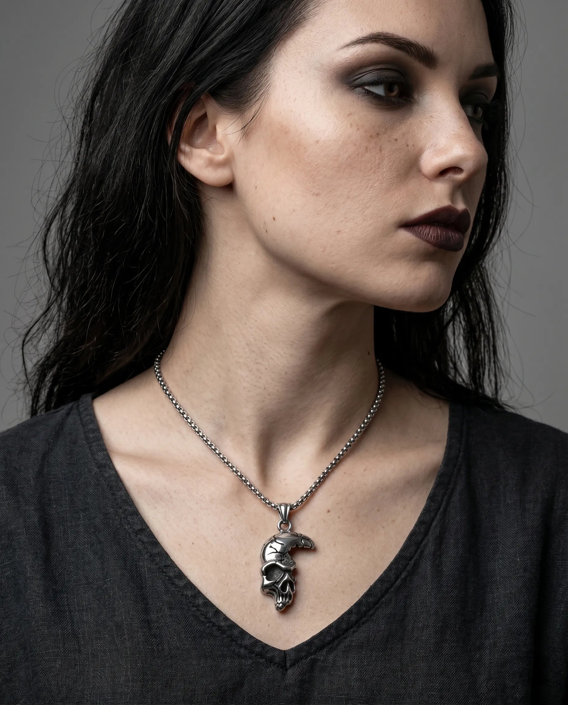 SHATTERED SKULL NECKLACE